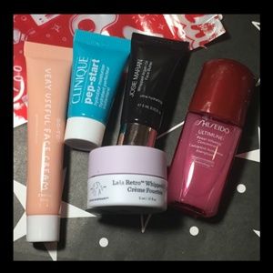 Moisturize & Treat high-end skincare bundle